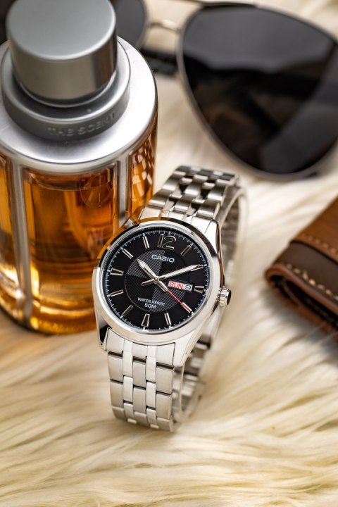ZEGAREK MĘSKI CASIO MTP-1335D-1AV (zd026a) + BOX
