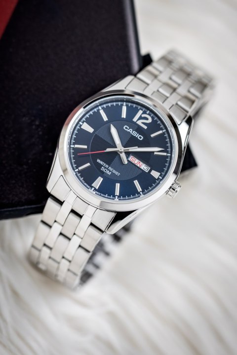 ZEGAREK MĘSKI CASIO MTP-1335D-2AV (zd026e) + BOX