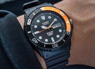 Zegarek Męski Casio MRW-230H-1E4V + BOX