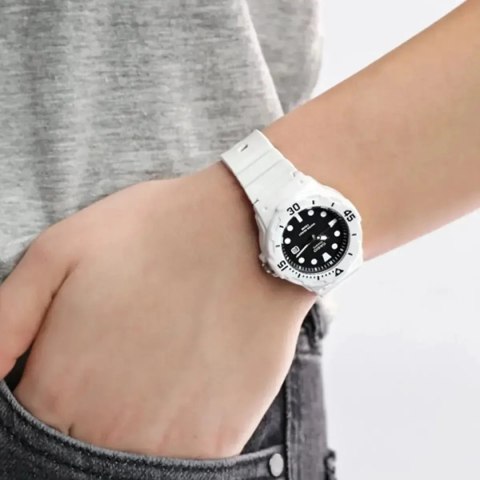 ZEGAREK DAMSKI CASIO LRW-200H 1EV (zd557c) + BOX