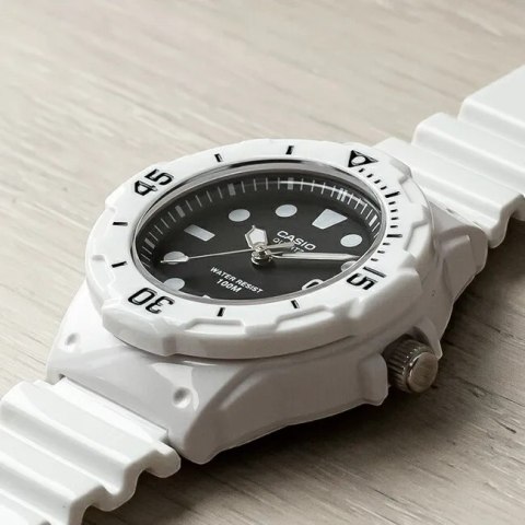 ZEGAREK DAMSKI CASIO LRW-200H 1EV (zd557c) + BOX