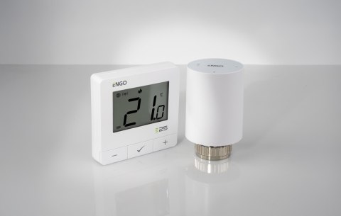 ENGO Controls Inteligentny zestaw ogrzewania Biały (E25-BATW-4 + ETRV-M30)