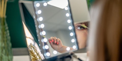Lusterko do makijażu Humanas HS-ML04 z podświetleniem LED - czarny